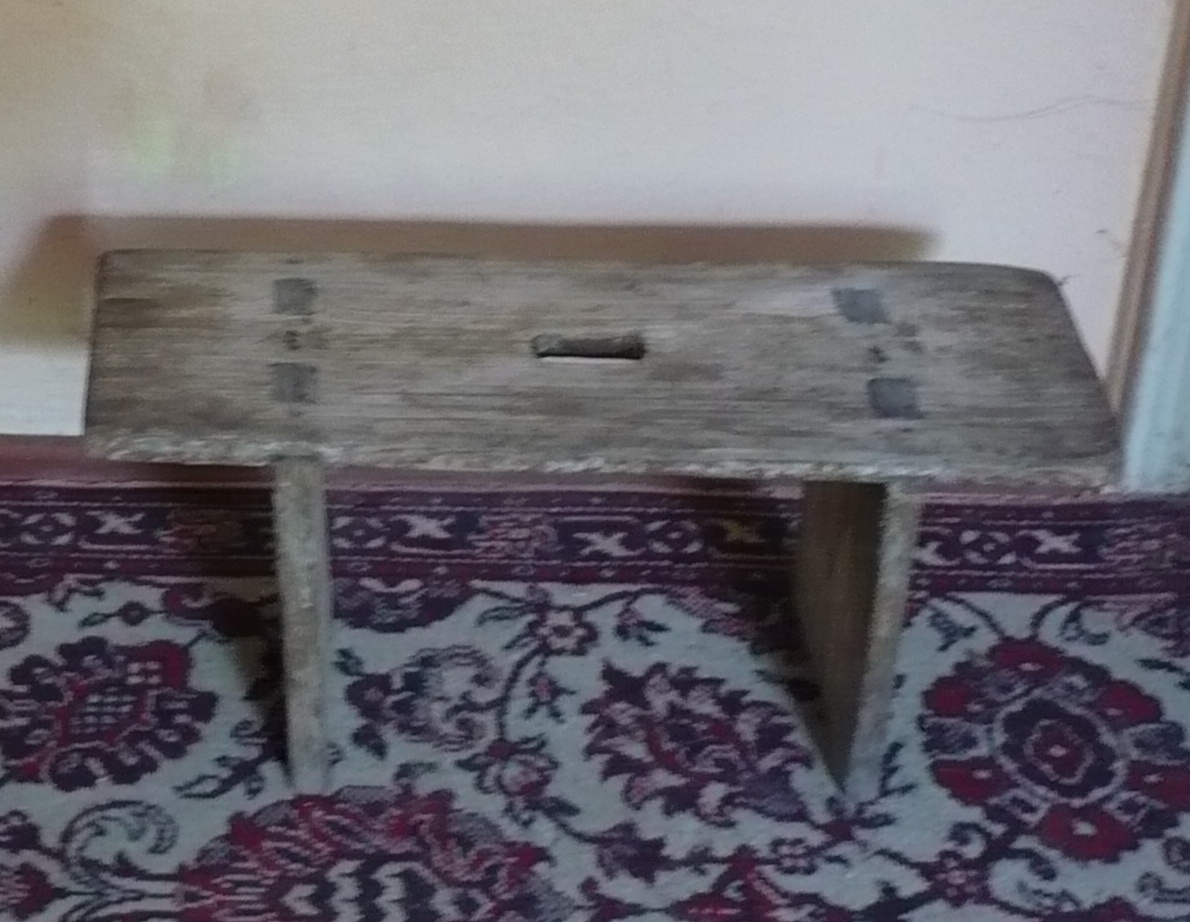 kredenc,kreslo,hokerlík... - 7