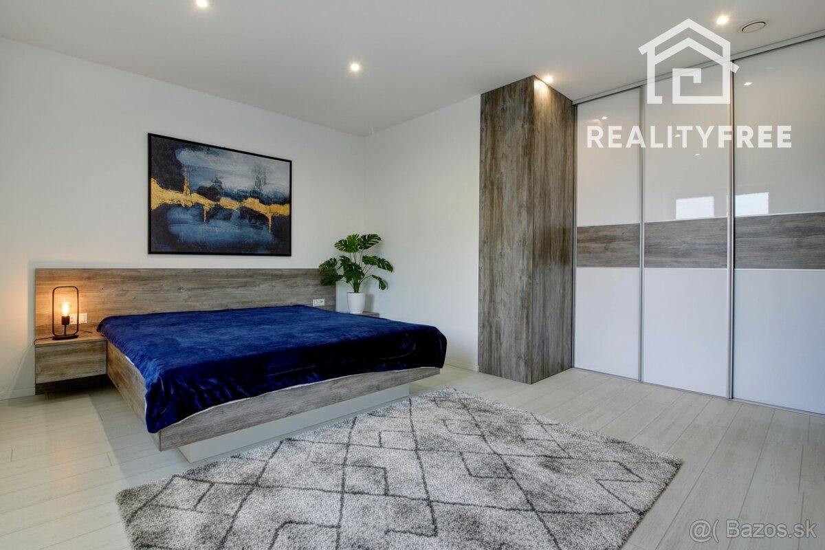 Na predaj 4- izbový rodinný dom s dvojgarážou a záhradným do - 7