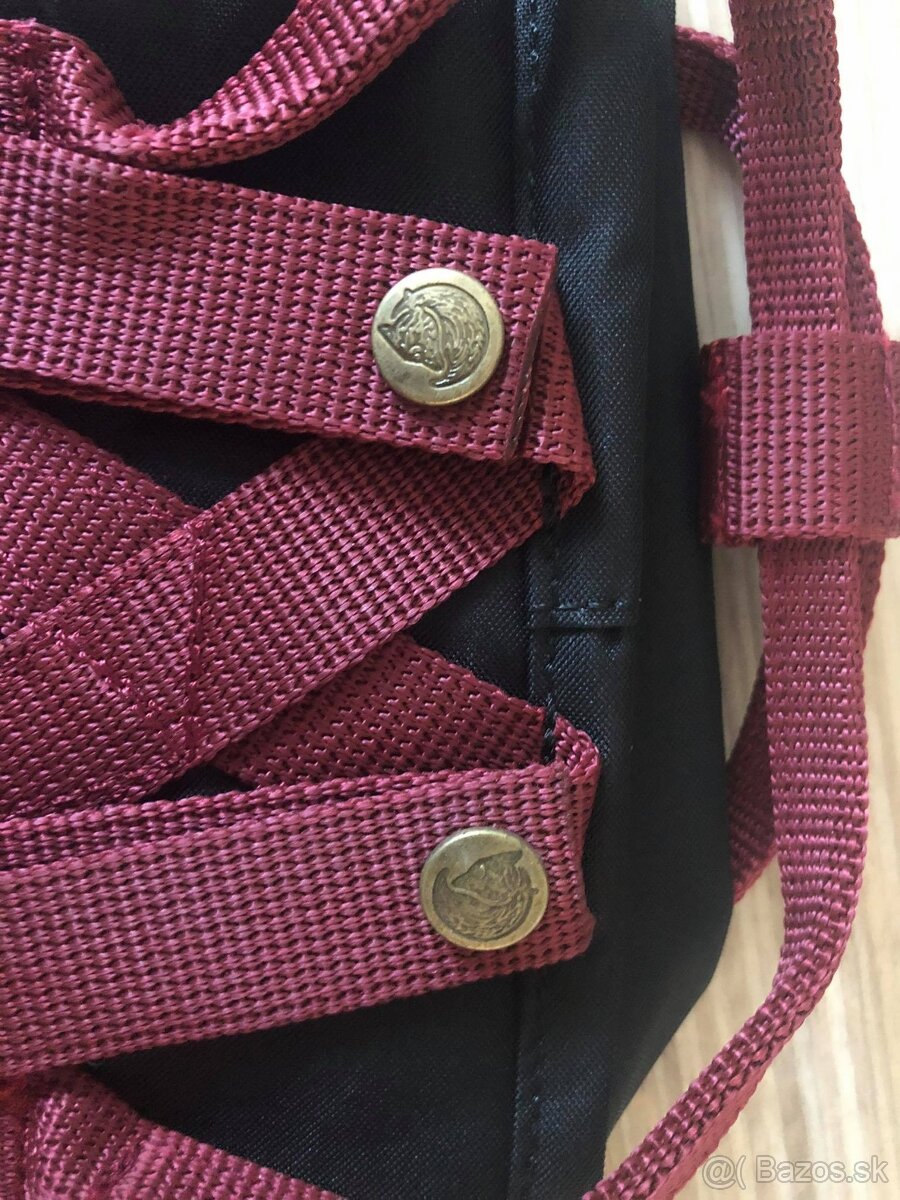 Batoh Fjällräven Kanken čierny s vínovými popruhmi - 7