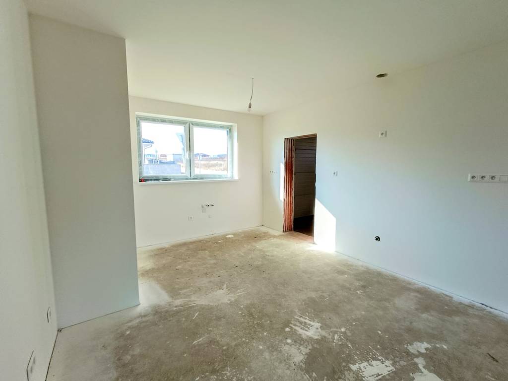 PREDAJ - 4 izbový holodom s veľkou garážou , Lužianky, Smrek - 7