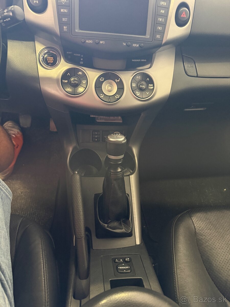 TOYOTA RAV 4 - 7
