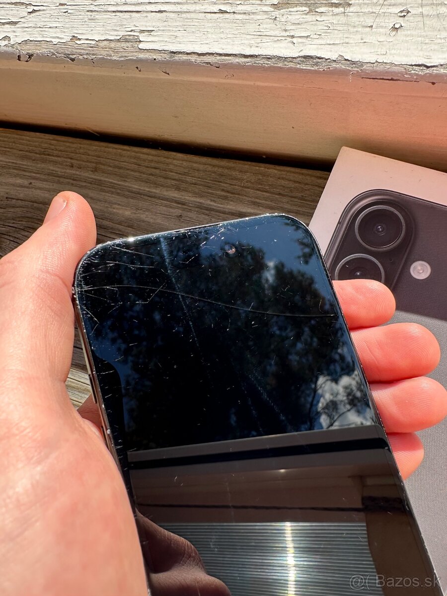 iPhone 16 - 7