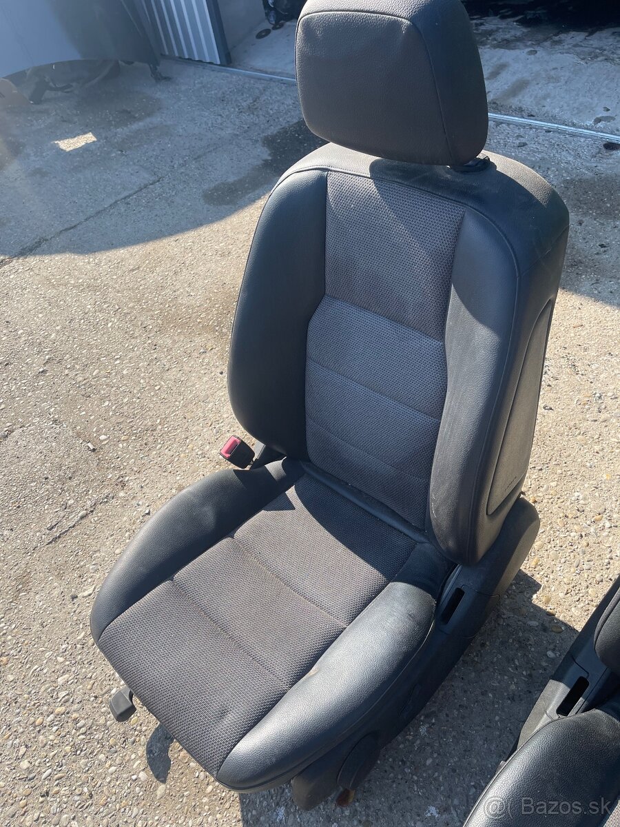 Mercedes w204 c class sedan kombi sedačky - 7