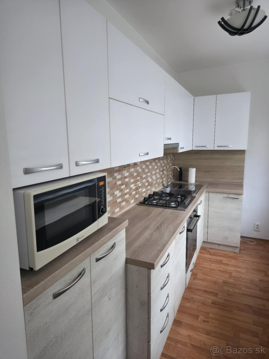 Predaj 2 izbového bytu v centre Popradu - 7