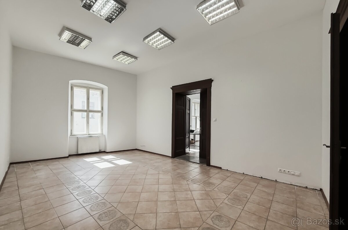 Prenájom kancelárie v centre Trnavy–Hviezdoslavovo námestie - 7