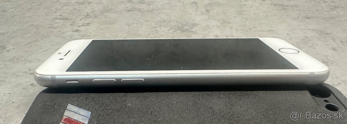 iPhone 8 64GB SILVER - 7