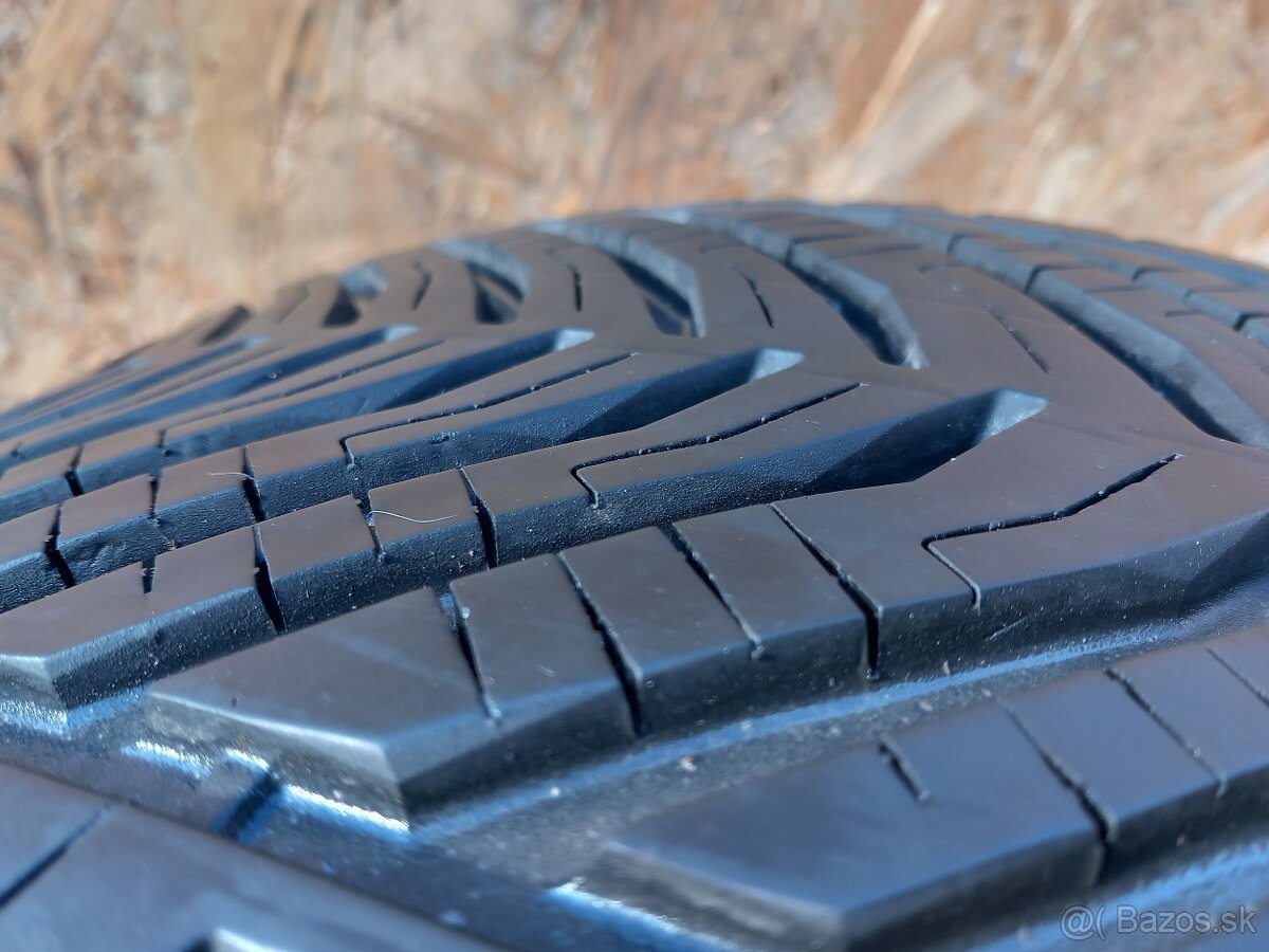 225/40 r18 celoročne pneumatiky - 7