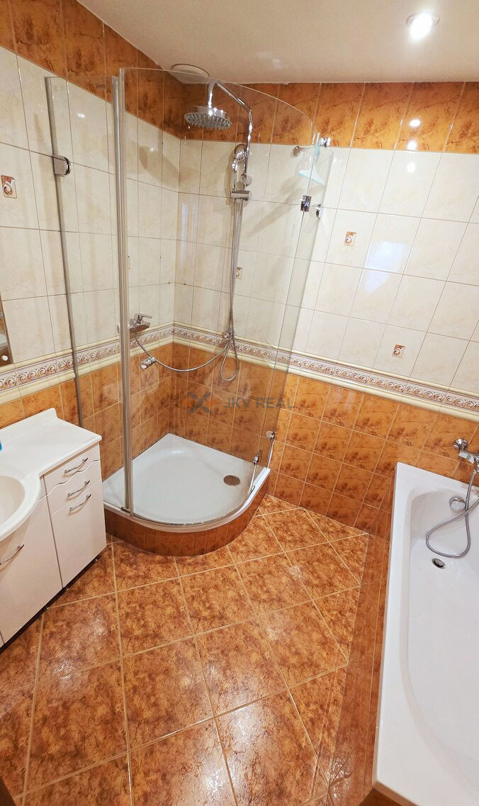 Prenájom: Zrekonštruovaný 3-izbový Byt s Balkónom na Kukorel - 7