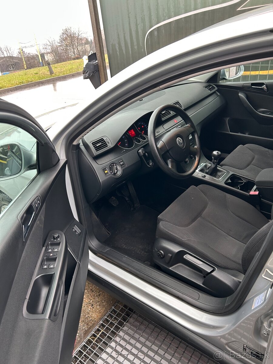 VOLKSWAGEN PASSAT 1.6 85kw 2007 - 7