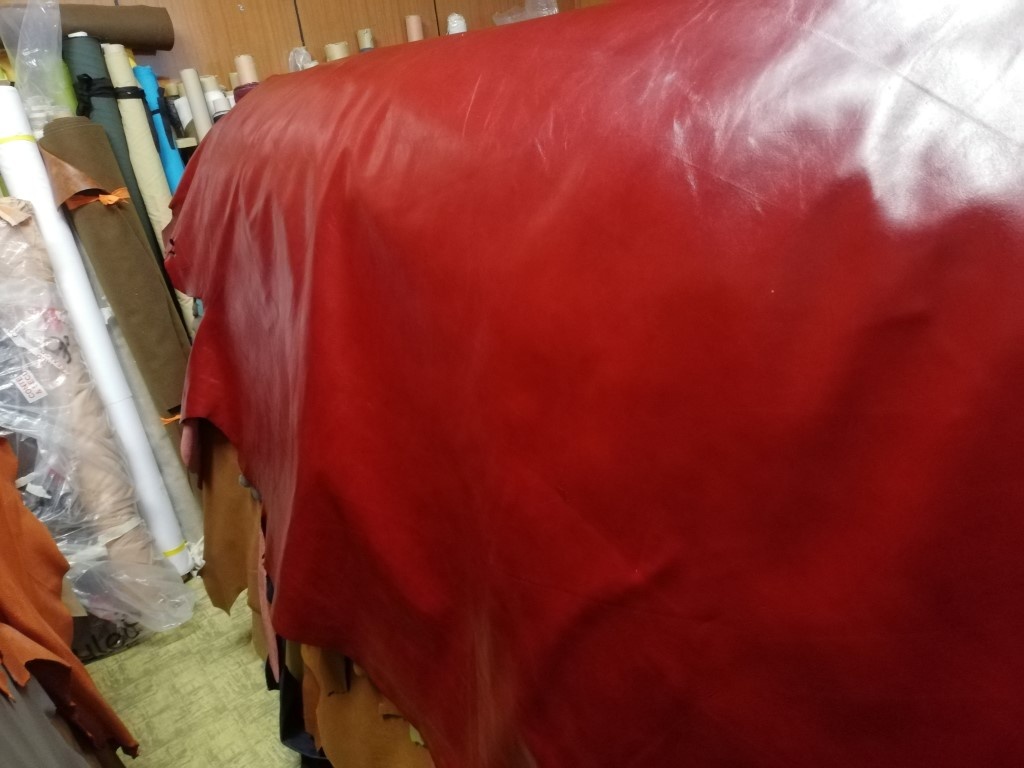 Predam pravú kožu, čalunícku, - 7