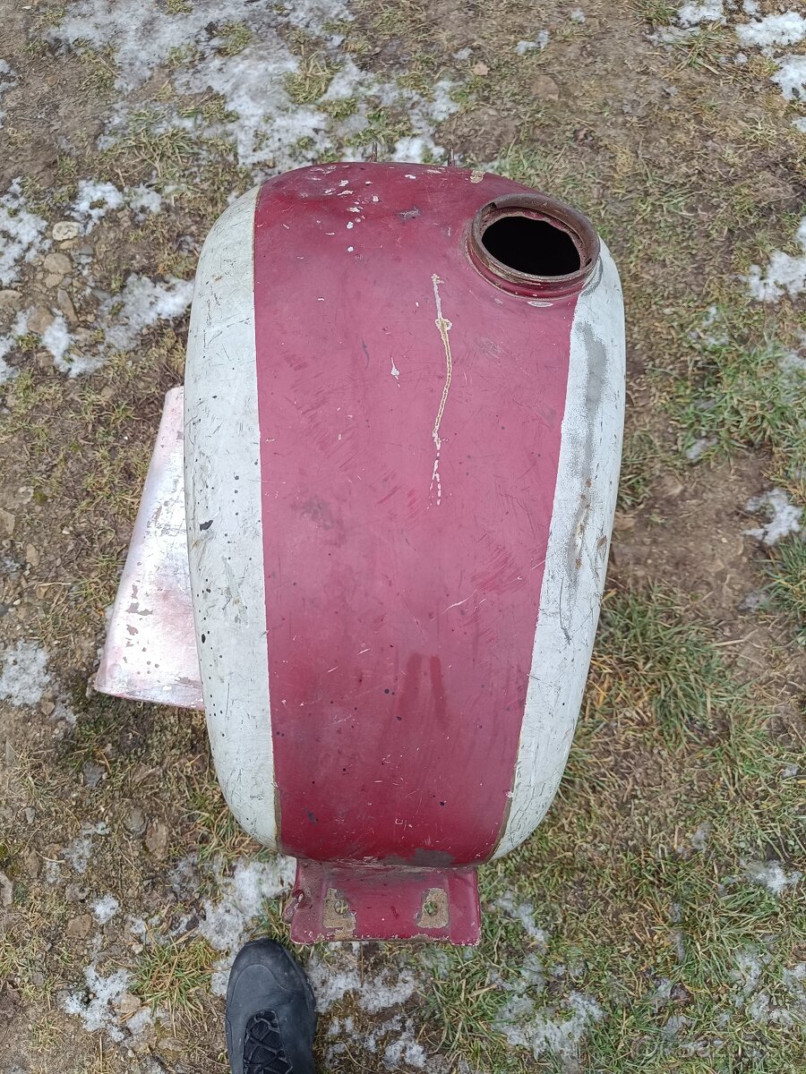 Nádrž DKW 200 - 7