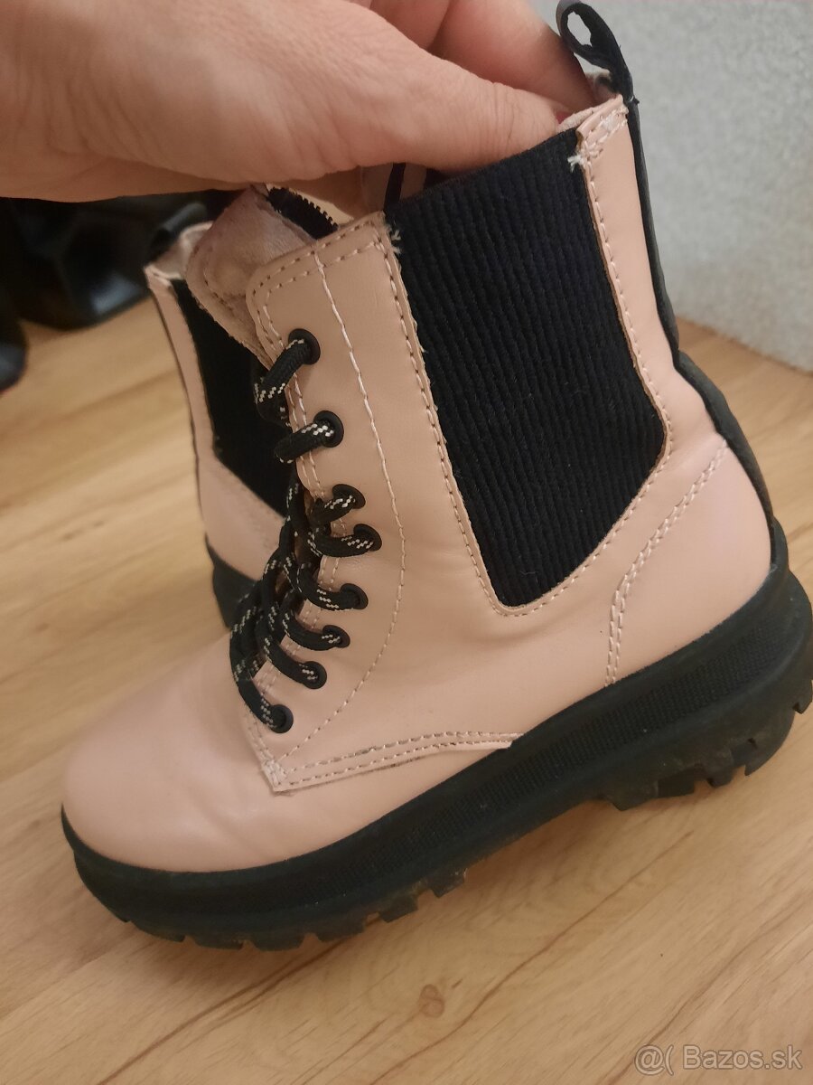 Dievčenska zimna obuv zachovalom stave , - 7