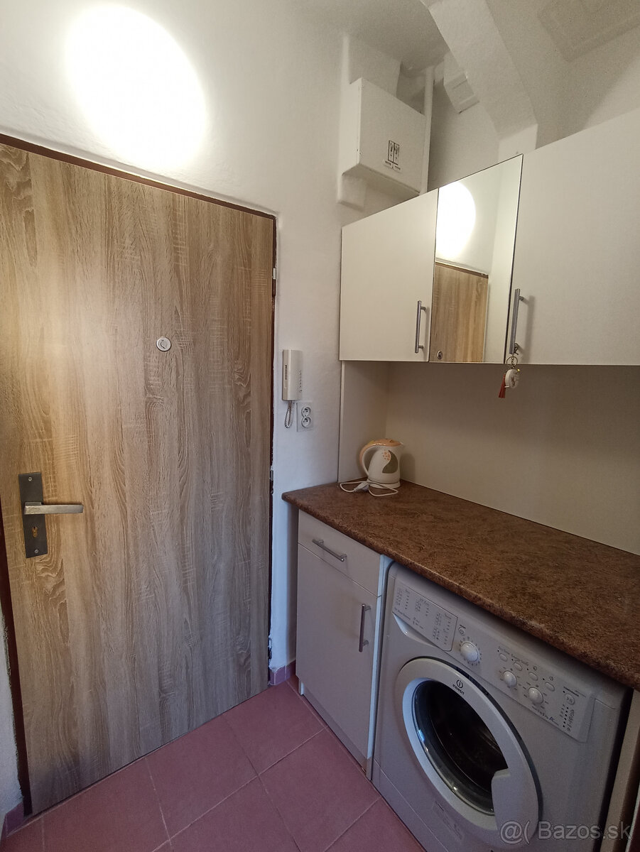 Garsónka na PREDAJ na Martinčekovej ulici, Ružinov - 7