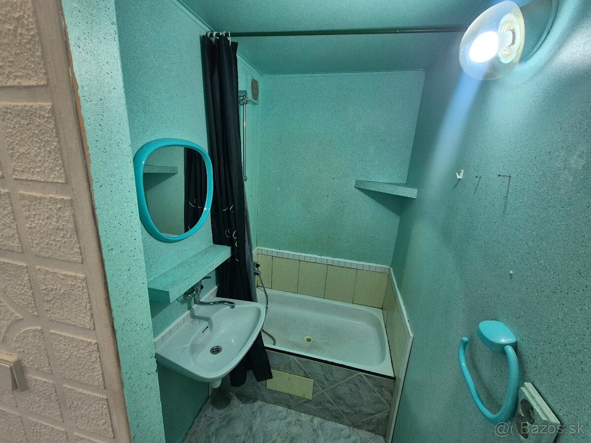 Predaj 1 izb.byt_Levice_balkón - 7