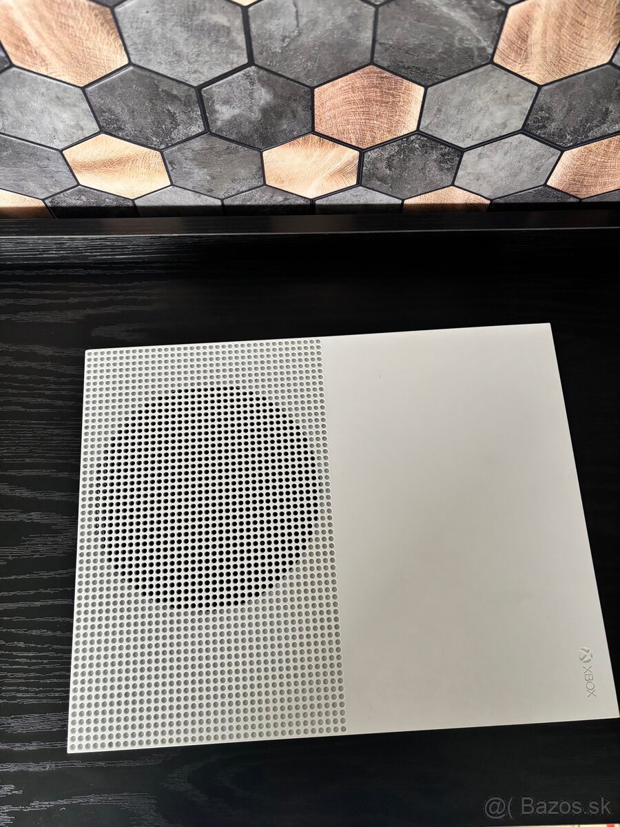 Xbox One S 1TB – TOP stav | Nový ovládač - 7