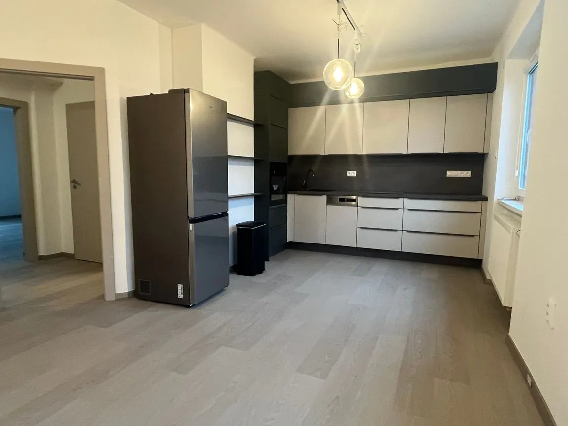 NA PRENÁJOM 3 IZBOVÝ BYT TRENČÍN, ZÁMOSTIE, GARÁŽ - 7