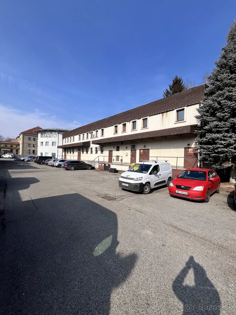 Administratívna budova - Prenájom - 7