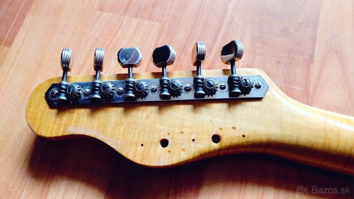 Elektricka retro gitara Jolana Iris cervena - 7