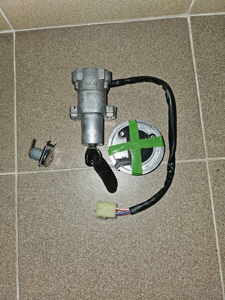 Honda Hornet 1998 neposkodene suciastky - 7