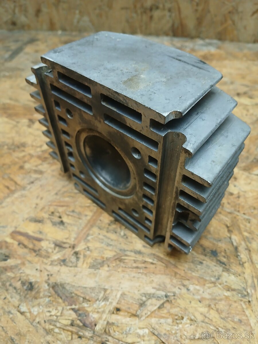 Babetta 210 hlava valca - 7