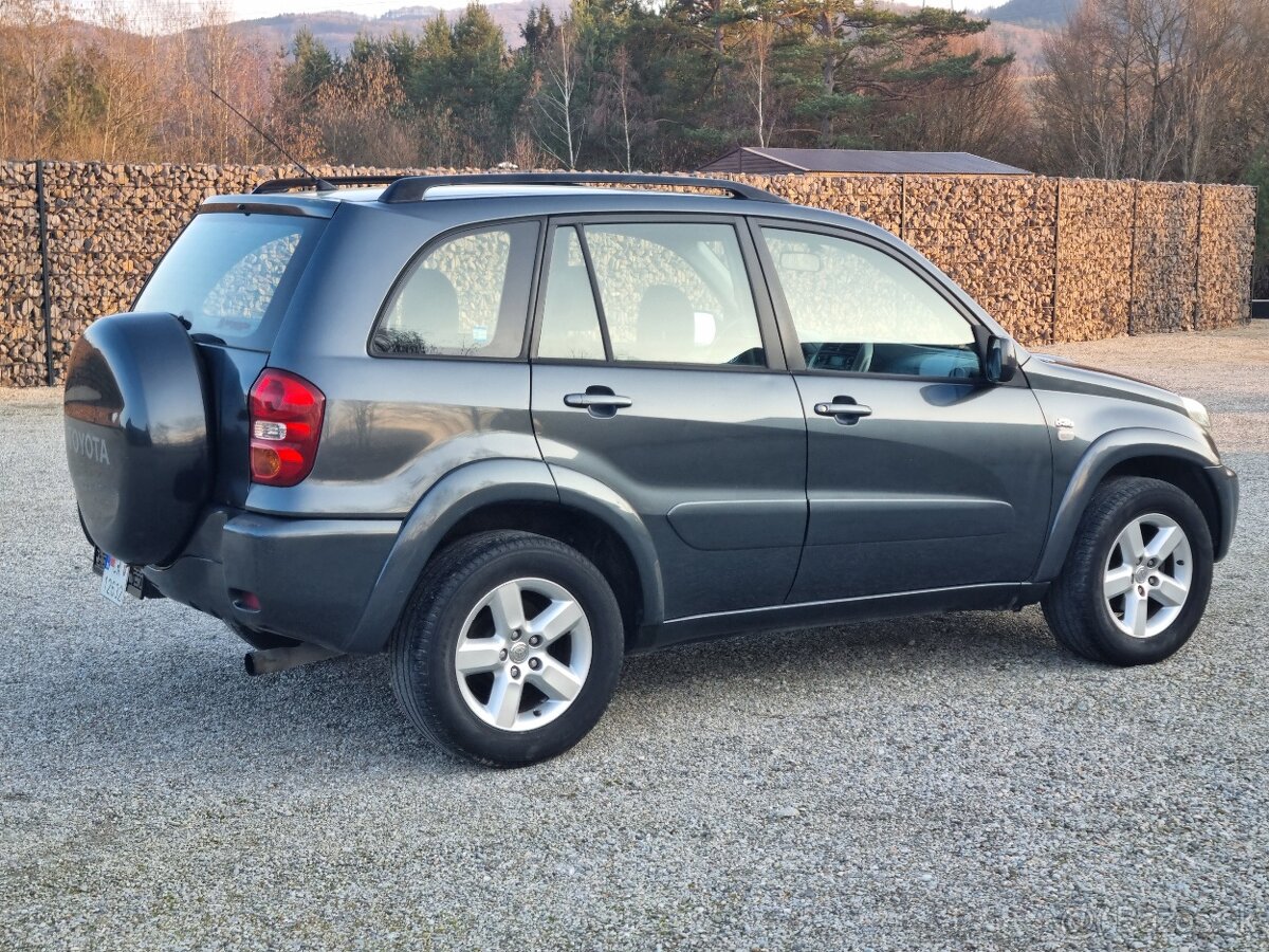 TOYOTA RAV4 2,0D4D 4x4 - 7