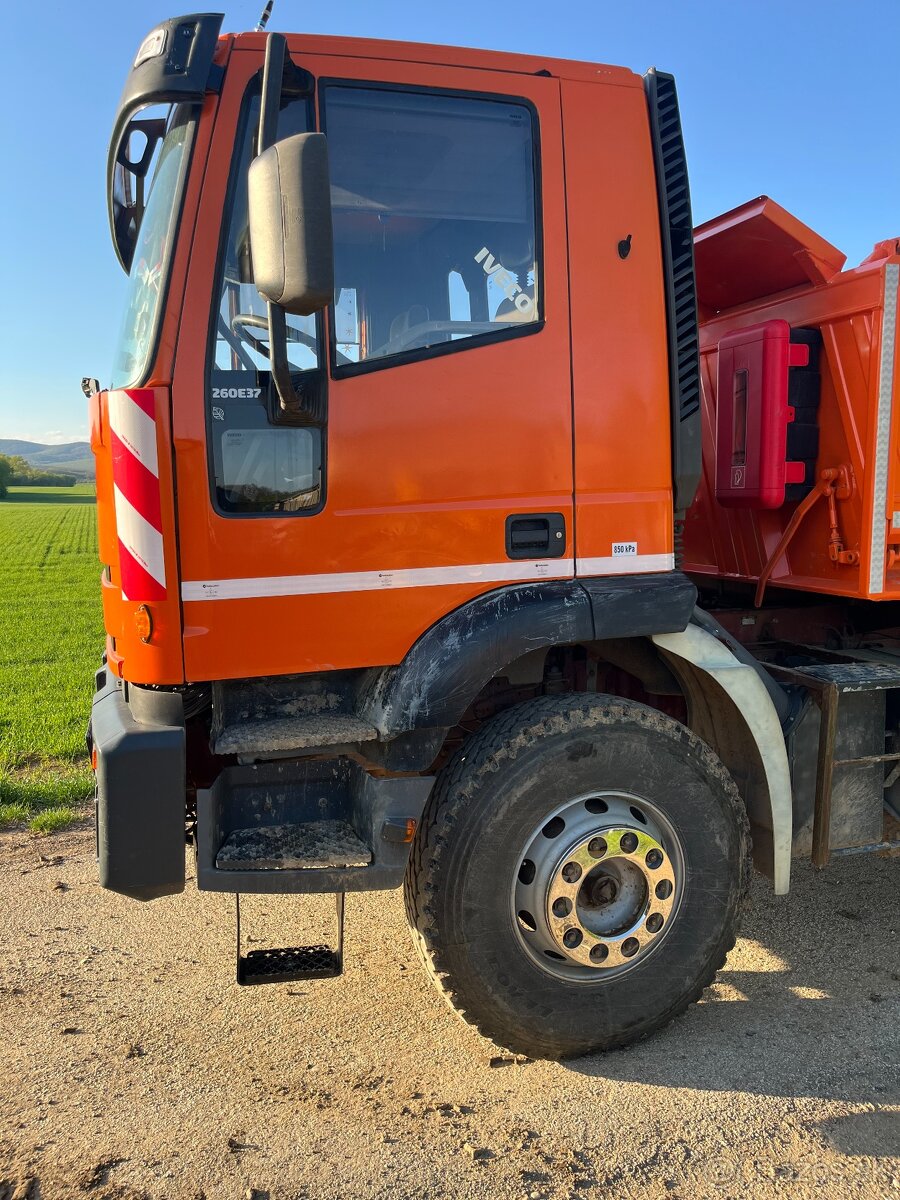 IVECO 260E37 6X4 - 7