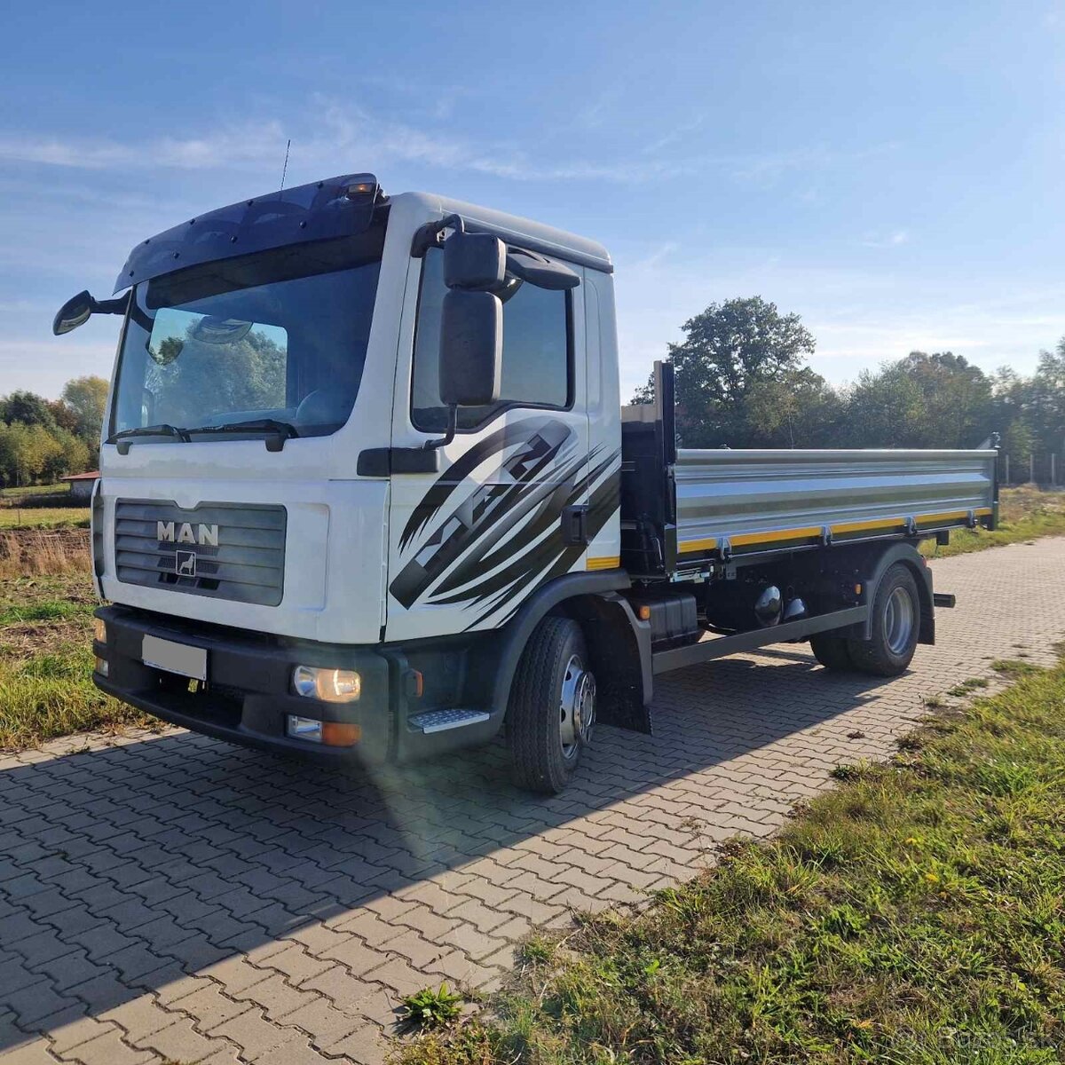 MAN TGL 12.240 Trojstranný sklápač S3 - 7