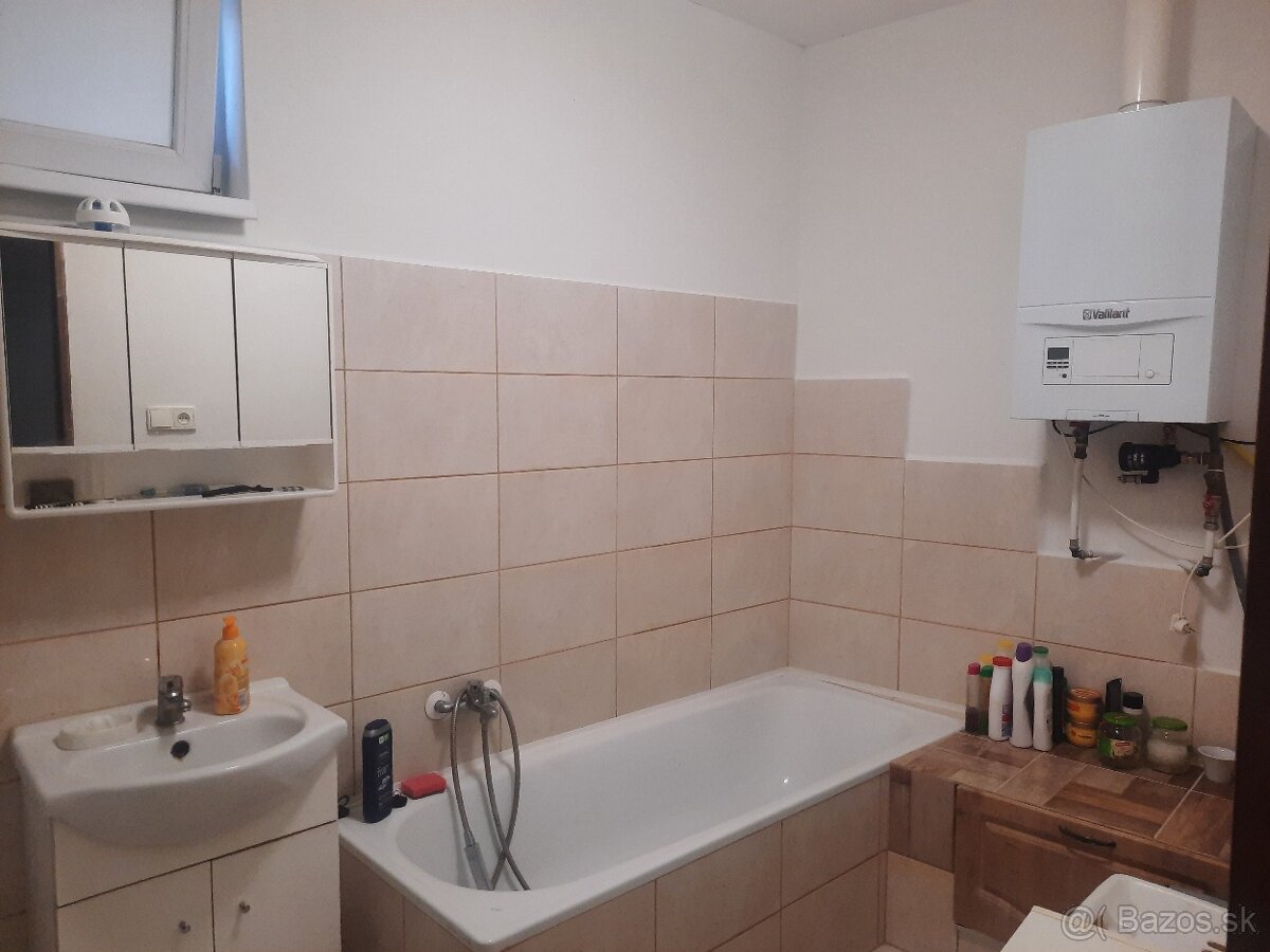 Predám 4 izb.rodinny s.v Zelenči blízko od Trnavy - 7