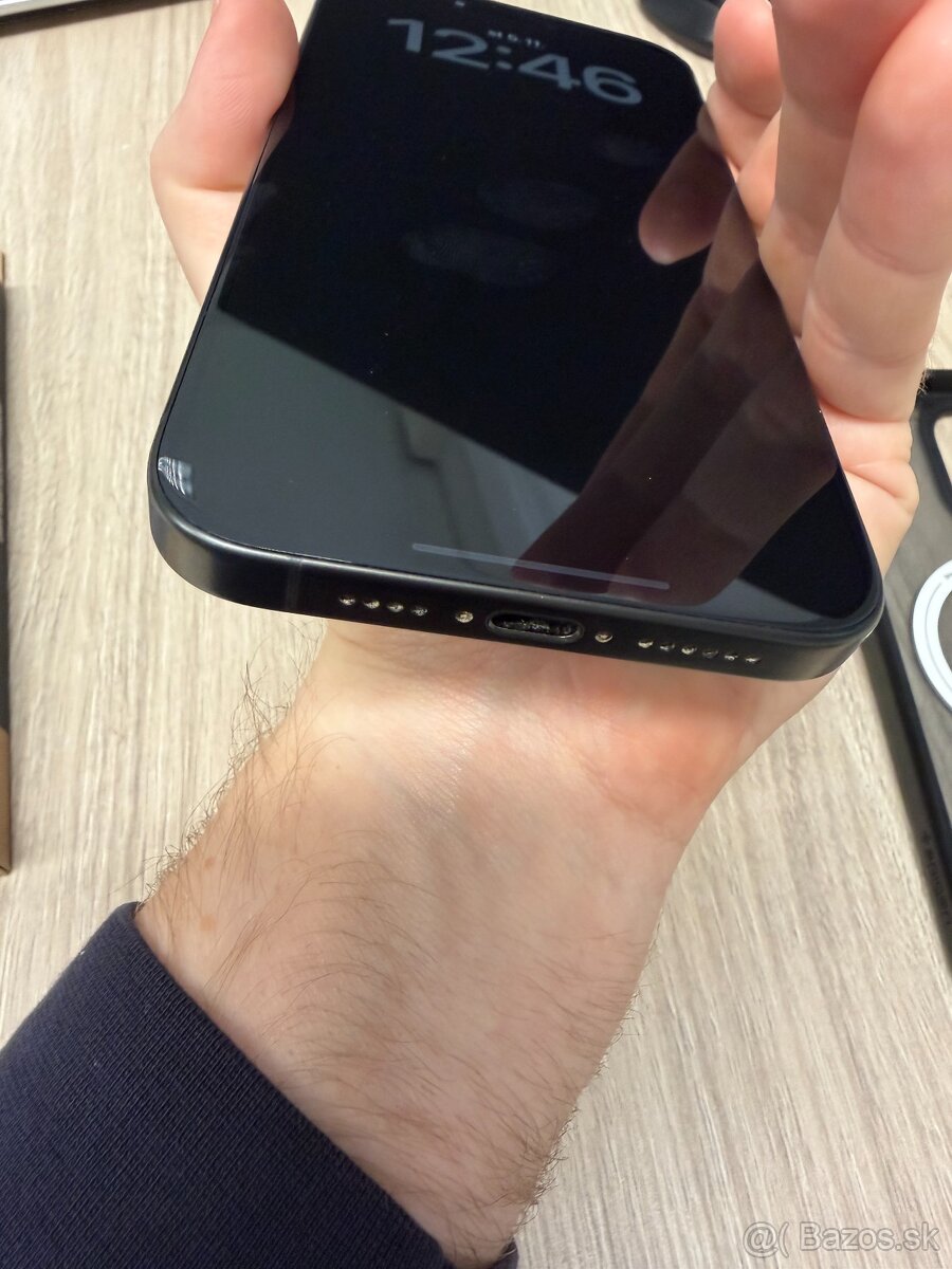 iPhone 15 Pro Max 256 GB Black Titanium - 7