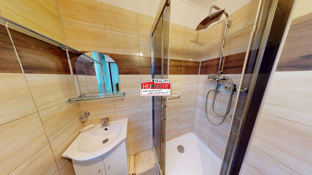 (76 m²) 3i BYT S LOGGIOU V SRDCI SÍDLISKA MIER - 7