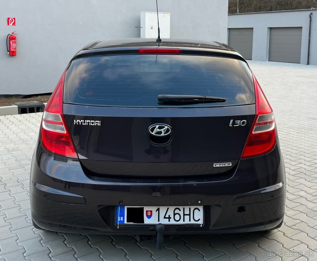 Predám Hyundai i30 1.6Crdi 85Kw R.v 2011. - 7