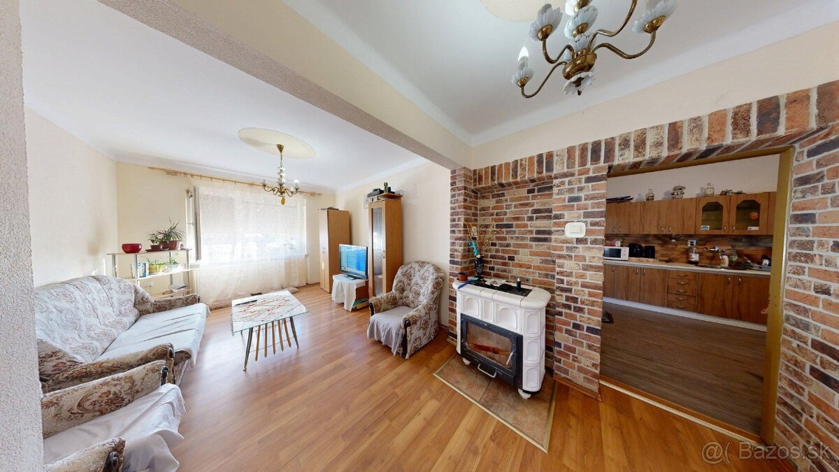 4 IZBOVÝ RODINNÝ DOM S GARÁŽOU LEN 6 km OD TERMÁLNEHO MESTA - 7