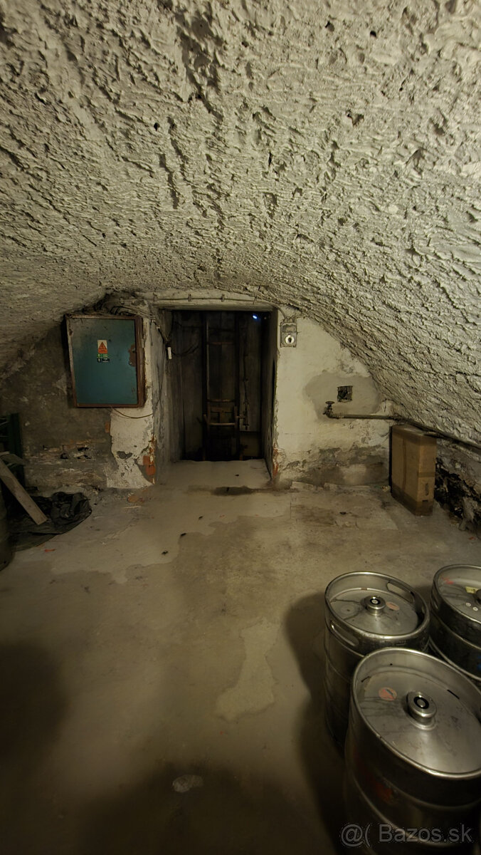 Polyfunkčná budova v TOP lokalite - 7