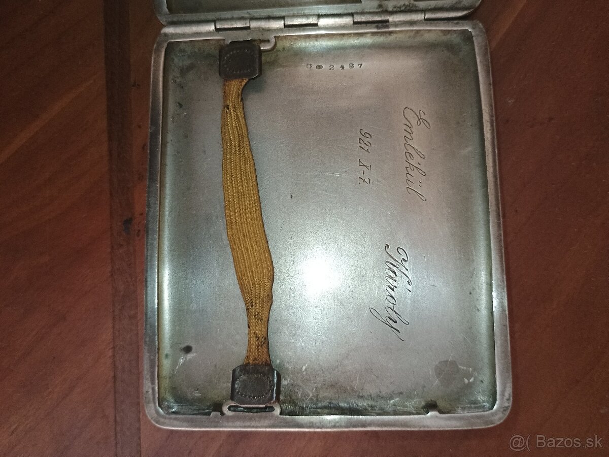 Tabatierka, Torzo hodín, lampa - 7