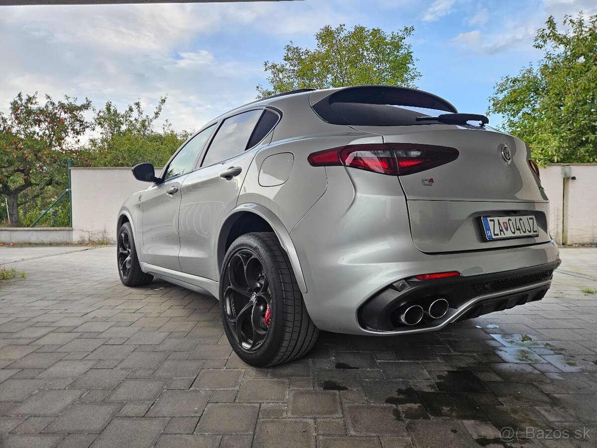 Alfa romeo stelvio quadrifoglio - 7