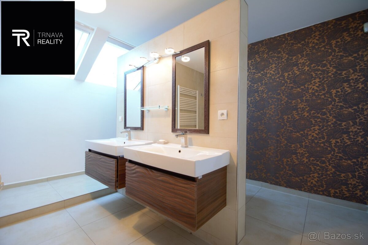 Veľký moderný 7 izbový rodinný dom s dvojgarážou, krytou ter - 7