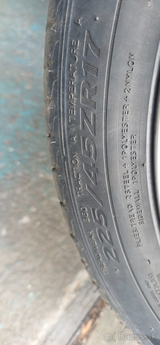 Predam letne pneu 225/45ZR17 Laufen - 7