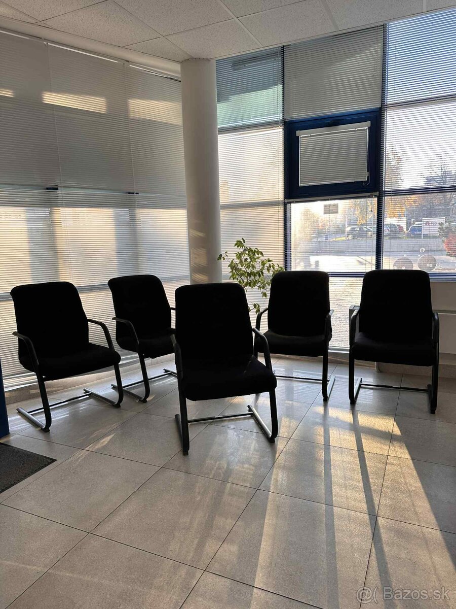 PREDÁME KANCELÁRSKY NÁBYTOK - 7