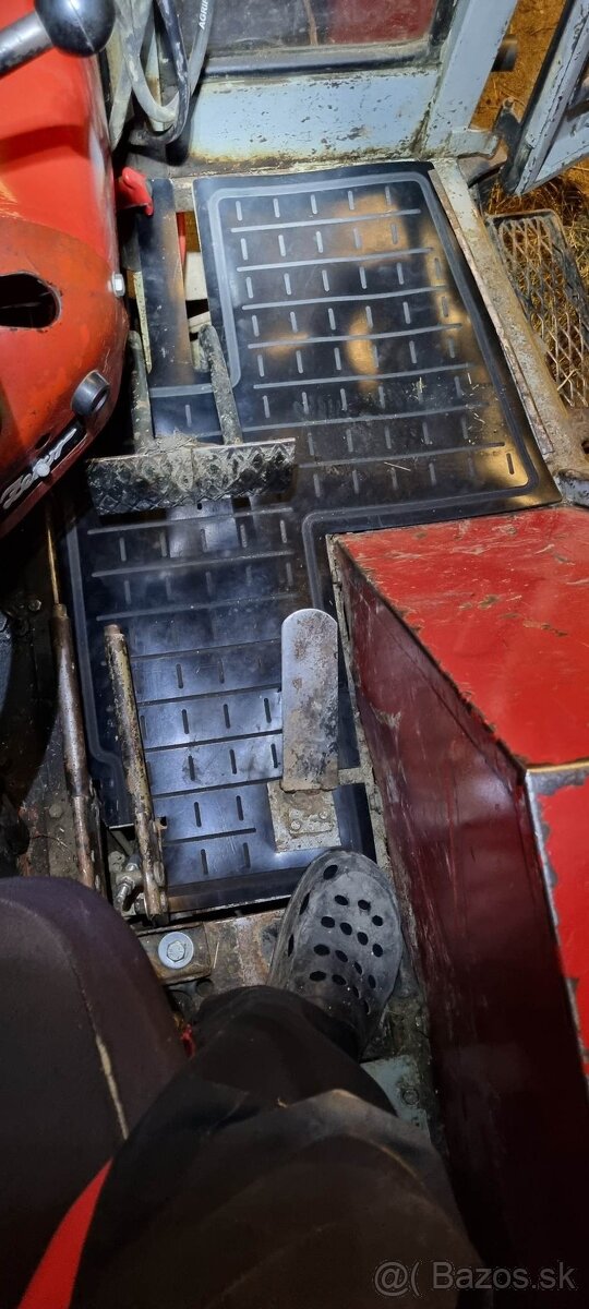 Gumová rohož Zetor 5511, 5611, 5711, 5745, 6711, 6745 ,6911. - 7