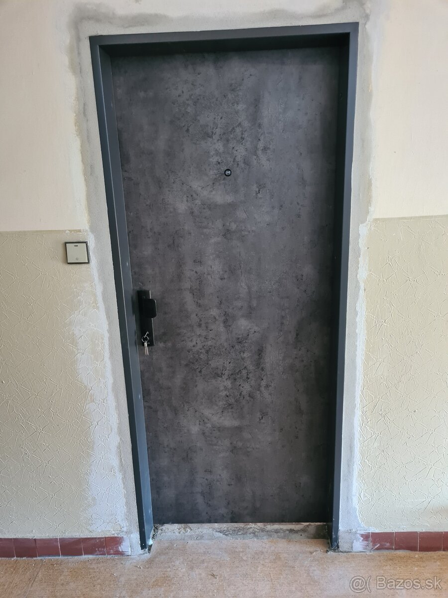 Výmena vchodových dverí do bytu - 7