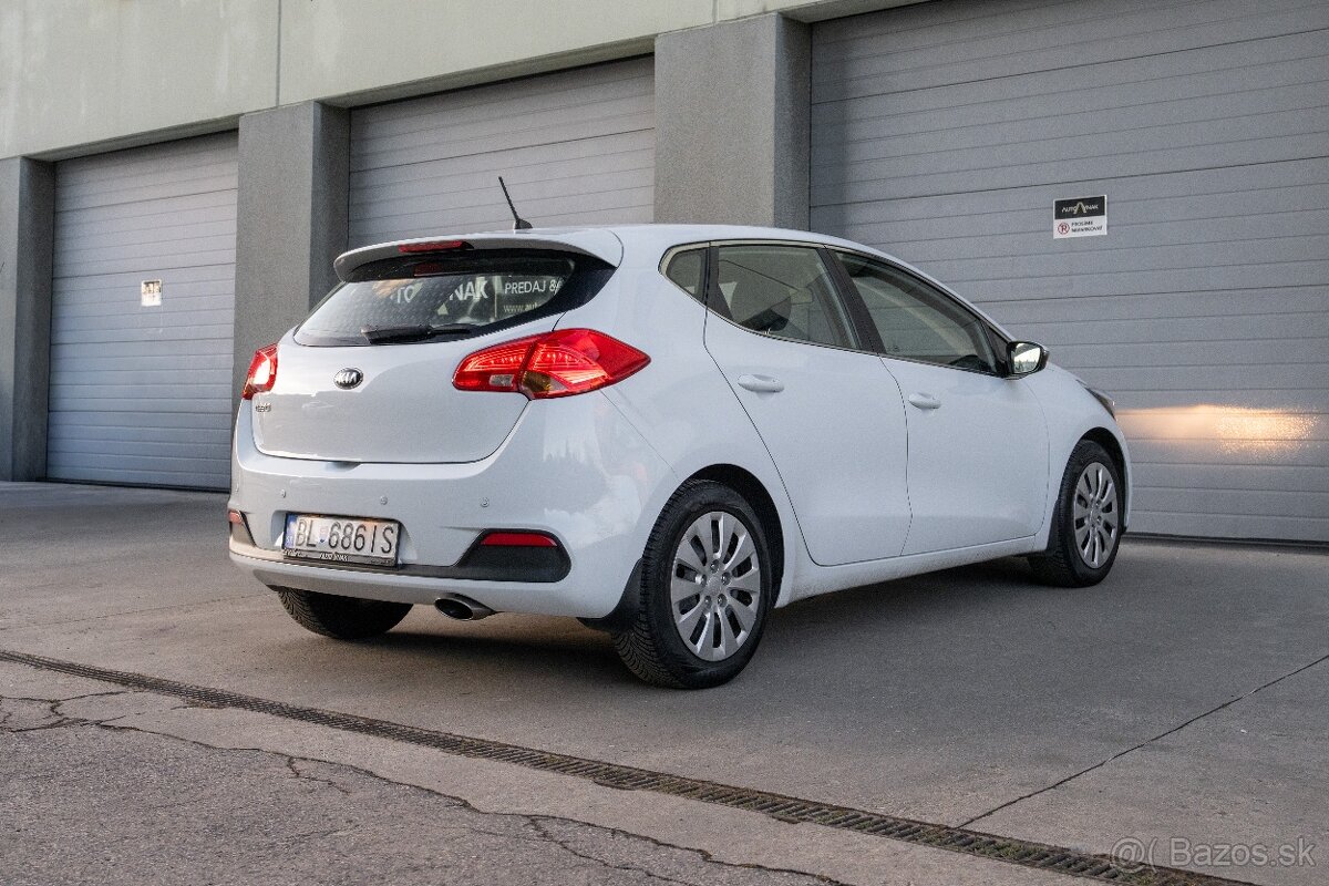 Kia Ceed 1.4i M6, SR - TOP stav - 7