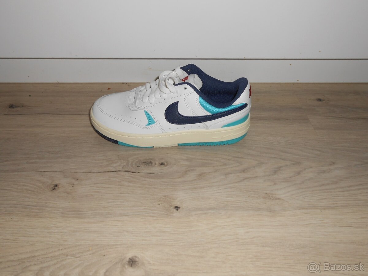 Predam nove damske original tenisky znacky NIKE GAMMA FORCE - 7