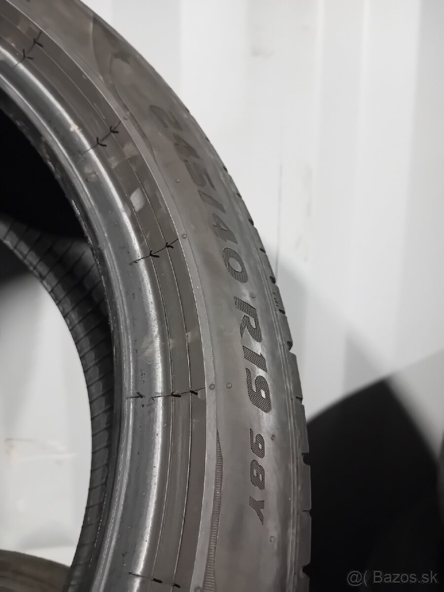 2x zánovné letné pneu 245/40R19 Pirelli Pzero - 7