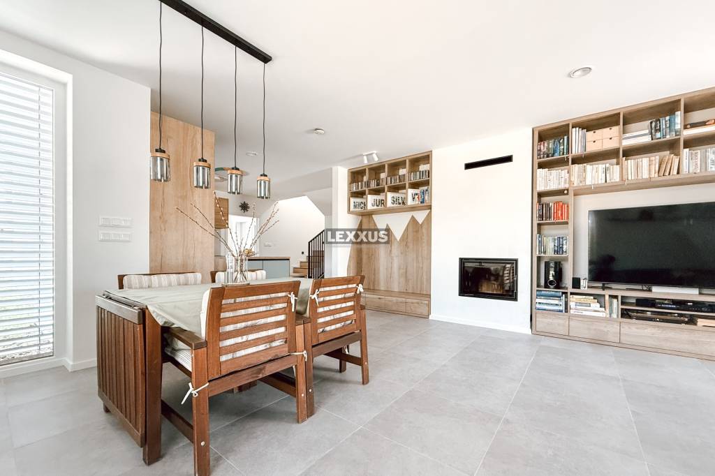 | Moderná novostavba Rodinného domu s krásnym pozemkom v Zál - 7