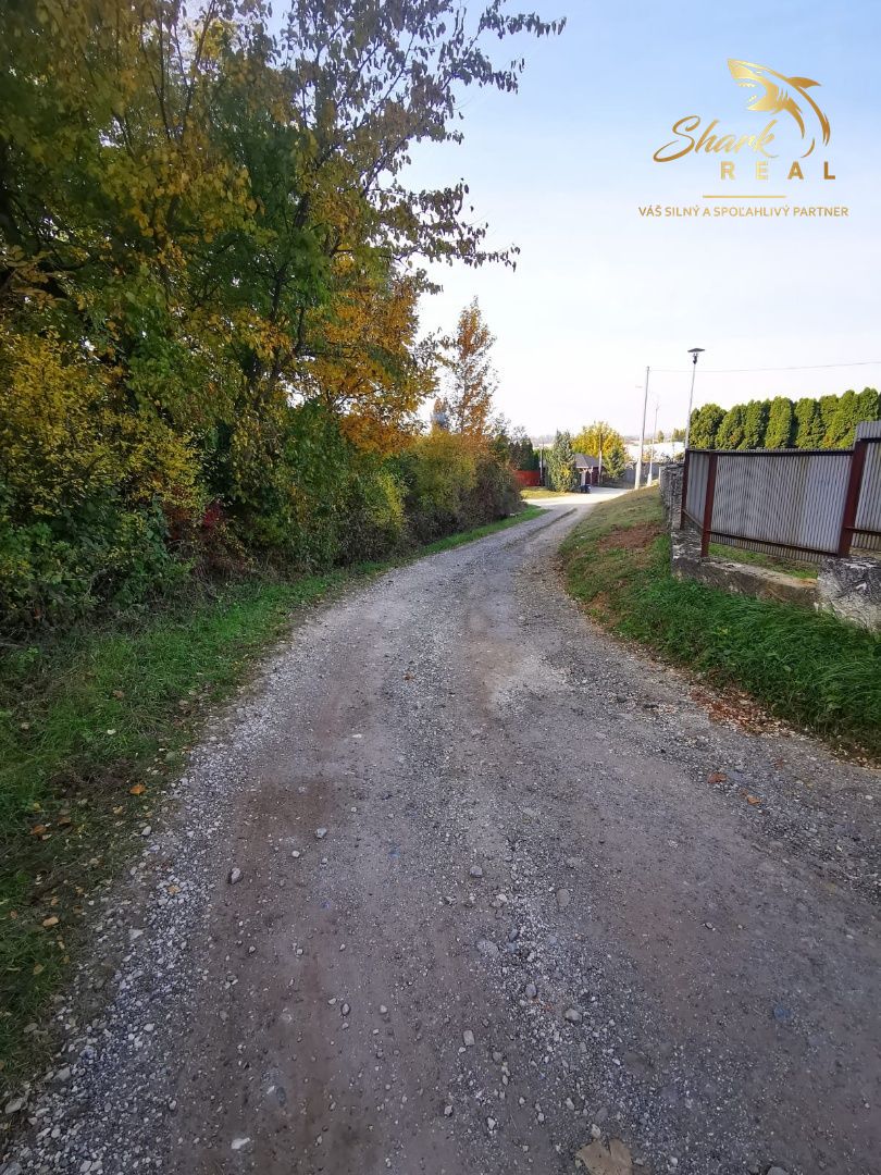 Na predaj slnečný stavebný pozemok v Sokolovciach - 7