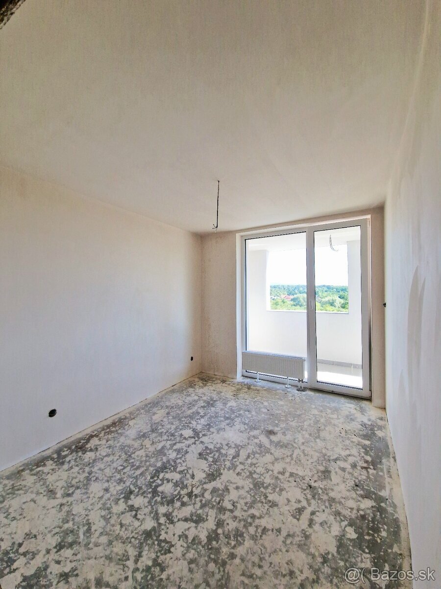 NOVOSTAVBA - PREDÁM 3 IZBOVÝ BYT S VEĽKOU LOGGIOU - 7