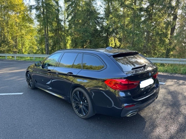 BMW Rad 5 Touring 540d xD 235kW, M-PACKET, WEBASTO, MATRIX - 7