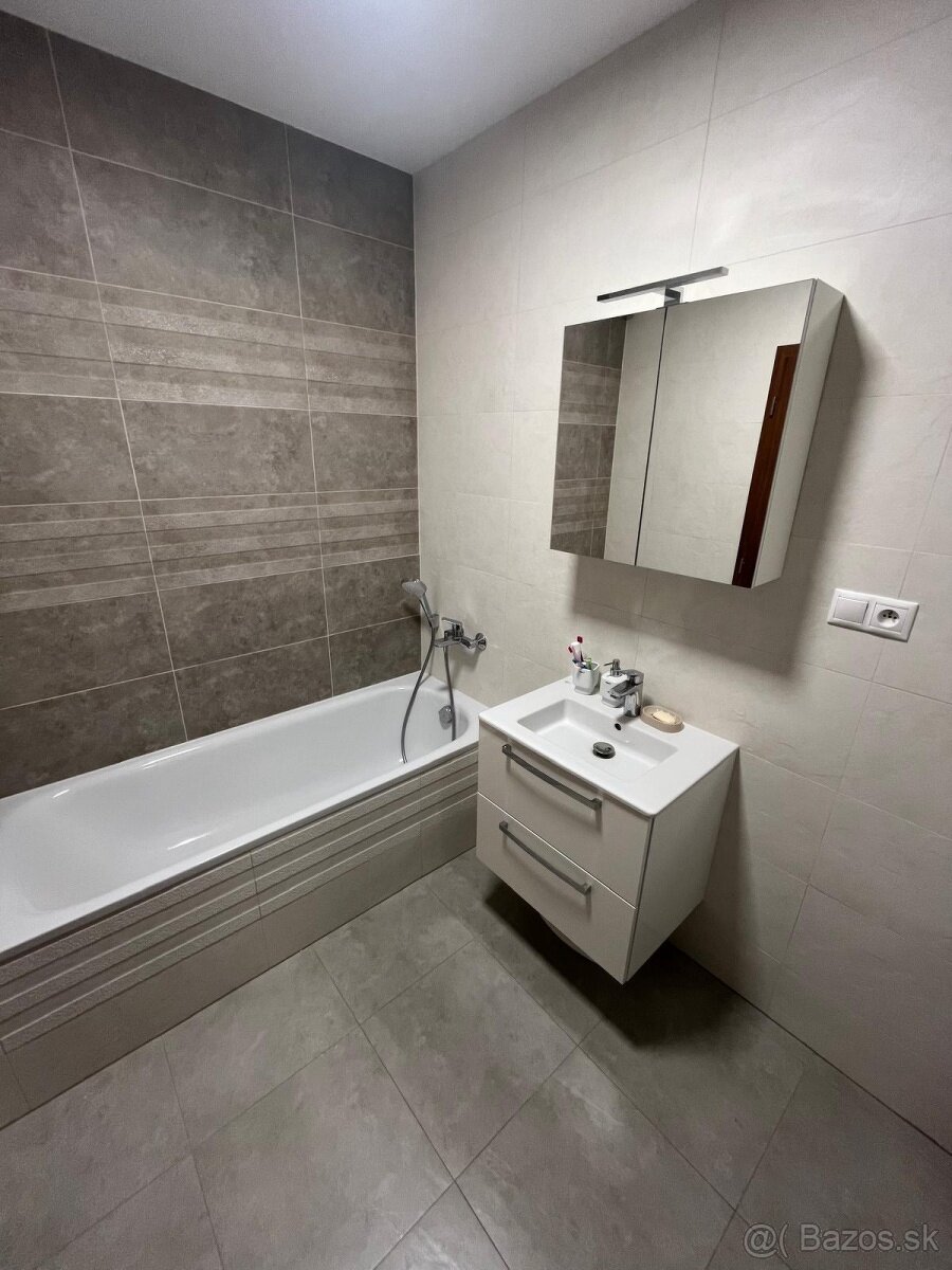 Apartmán Panorama Bojnice, 4. izbový, 109 m2 + terasa 13 m2. - 7