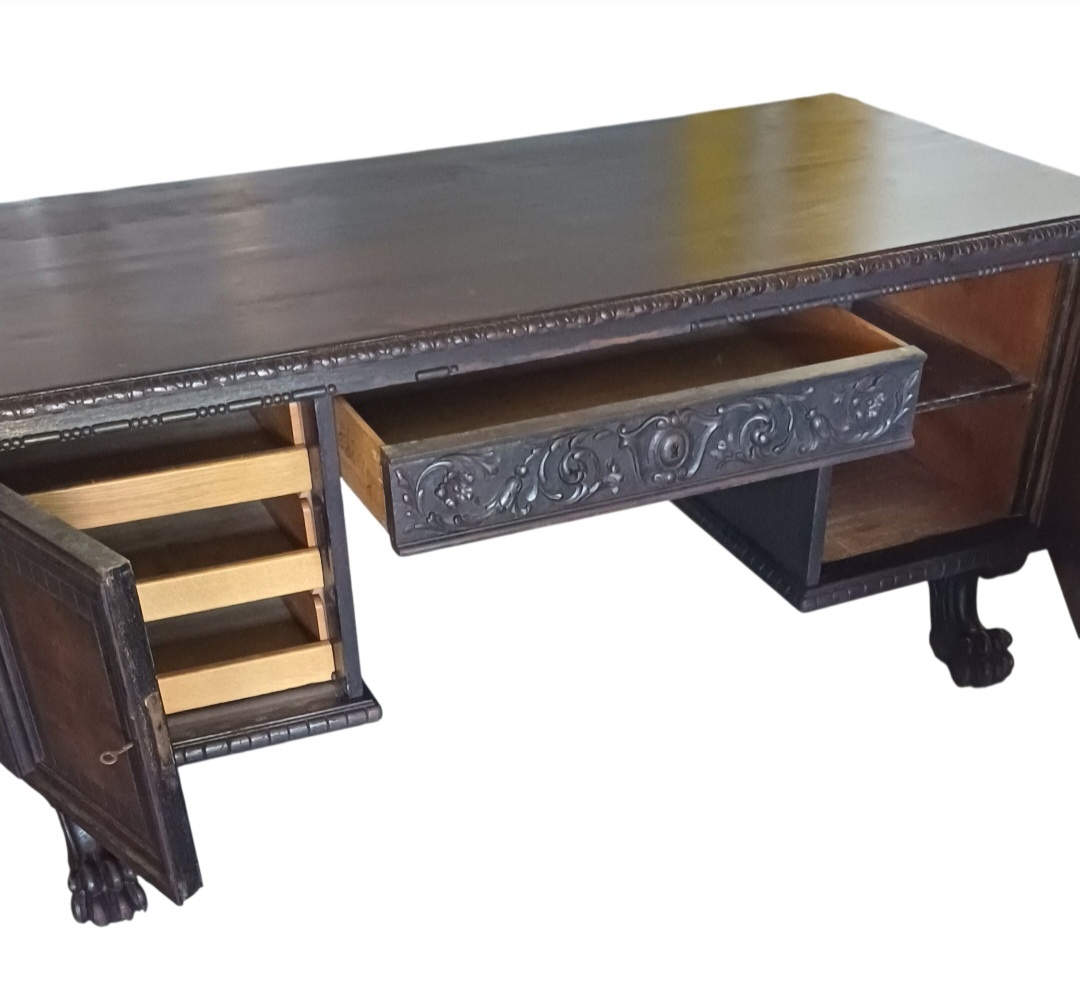 Staroẓ̌itný pisací stôl - 7