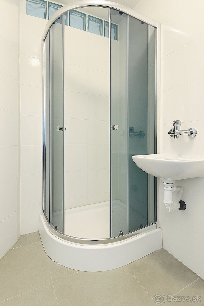 Na predaj priestranný 4iz. byt, Komenského ul. Trebišov - 7